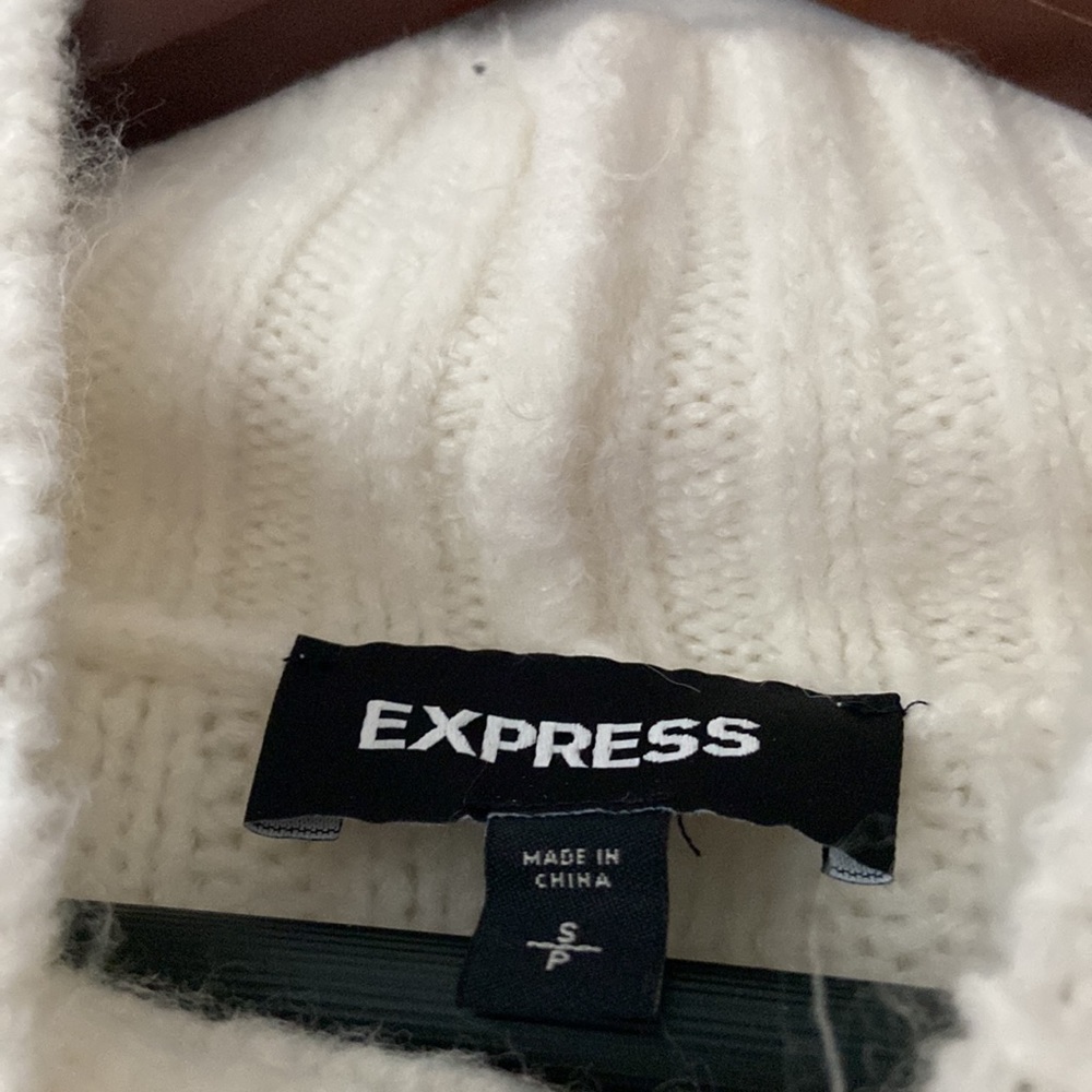 Express Sweater - Picture 2 of 3